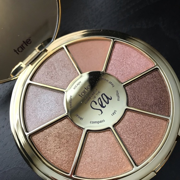 Makeup - Picture 3 of 4